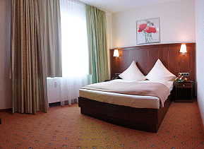 Kaiserhof Hotel FrankfurtÂ AmÂ Main room